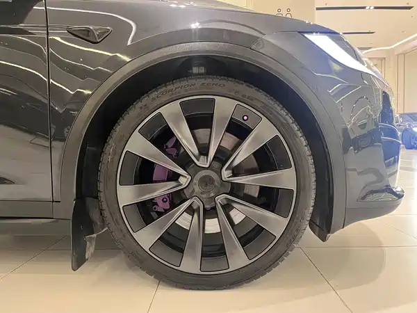 Tesla Model X 2024
