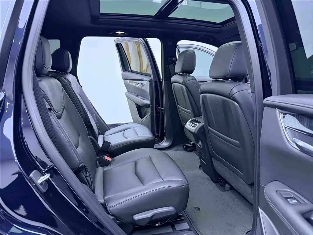 Cadillac XT6 2021 — фото 11