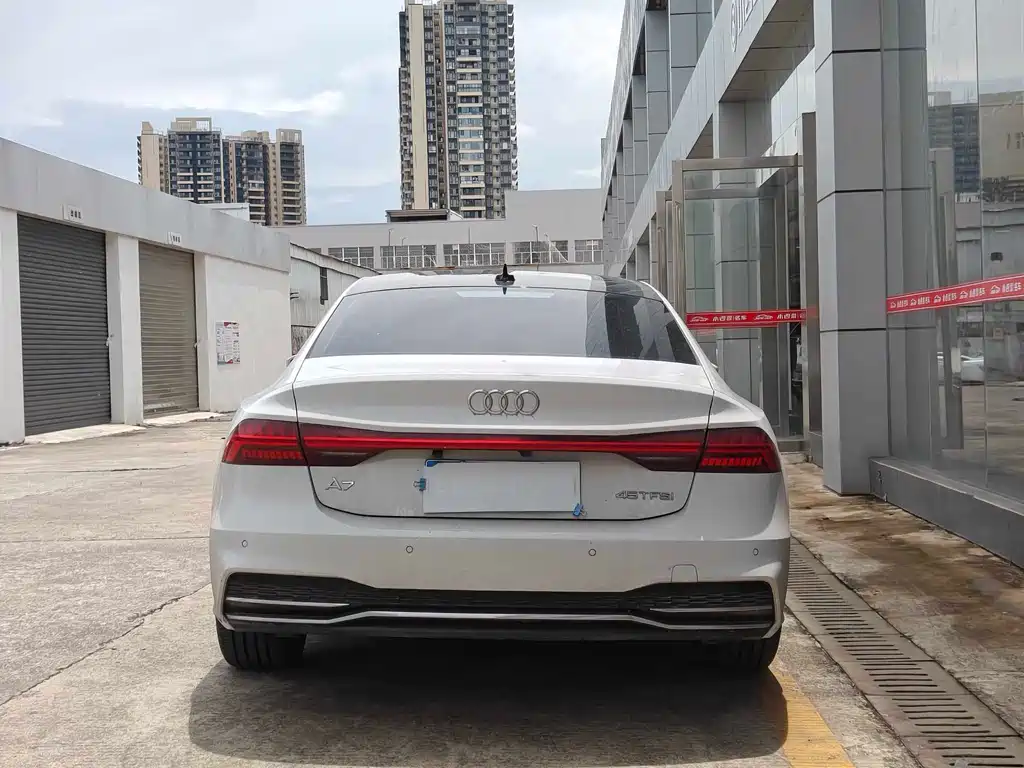 Audi A7L 2023 — фото 4