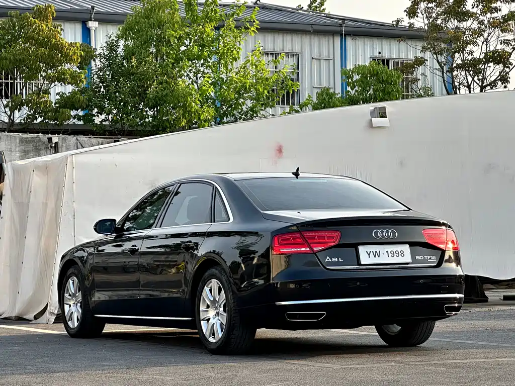 Audi A8 2015 — фото 5