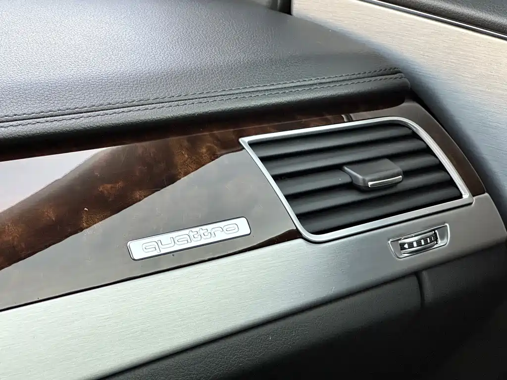 Audi A8 2015 — фото 34