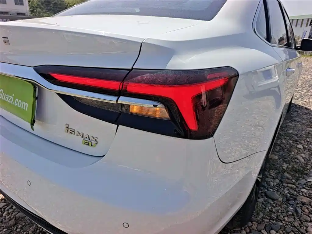 Roewe i6 MAX New Energy 2024 — фото 8
