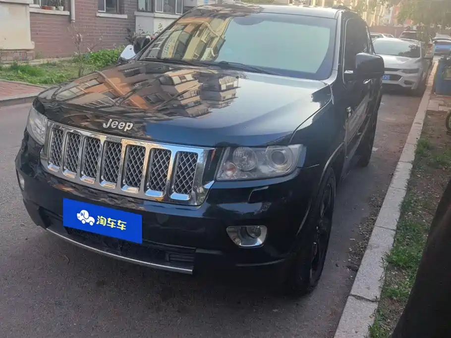 Jeep Grand Cherokee 2013 — фото 1
