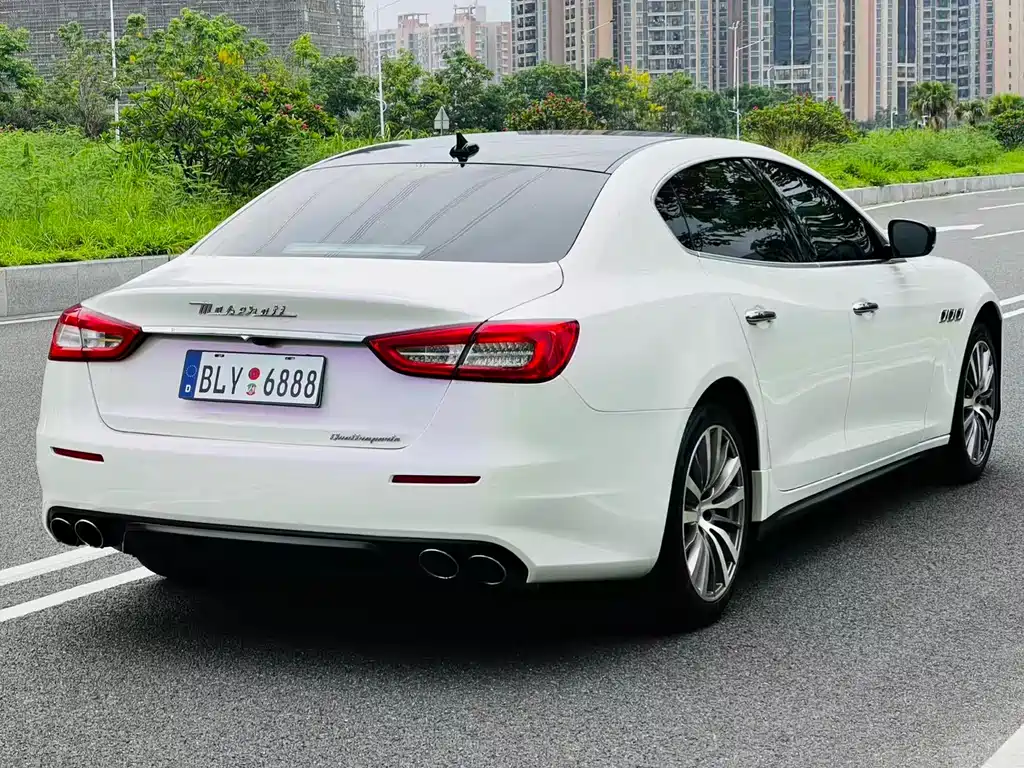 Maserati Quattroporte 2017 — фото 6