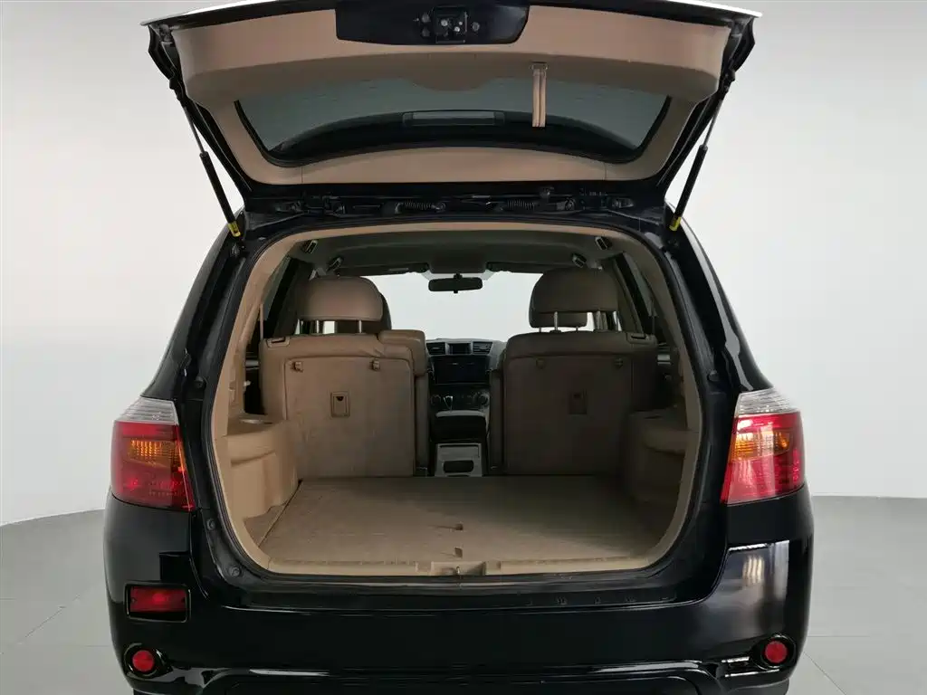 Toyota Highlander 2010 — фото 16