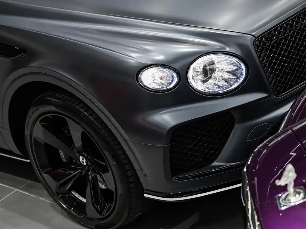Bentley Bentayga 2021 — фото 17