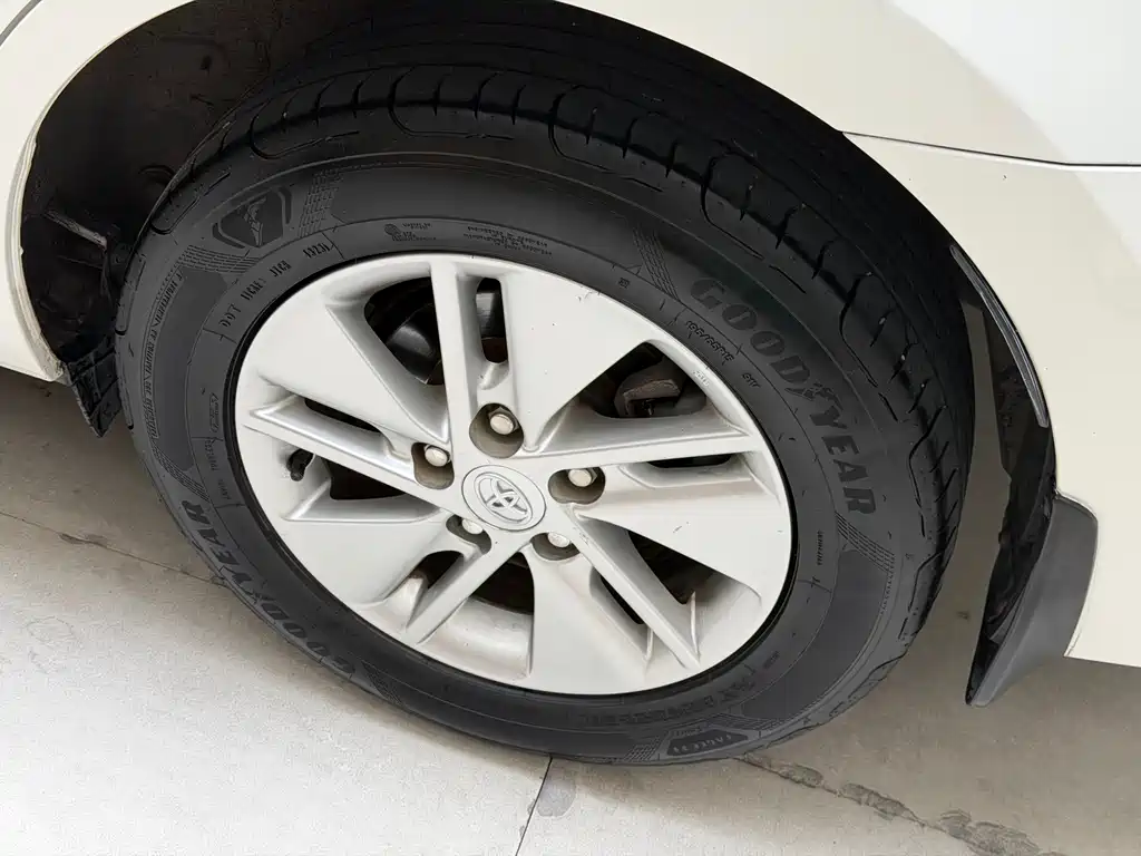 Toyota Corolla 2015 — фото 16