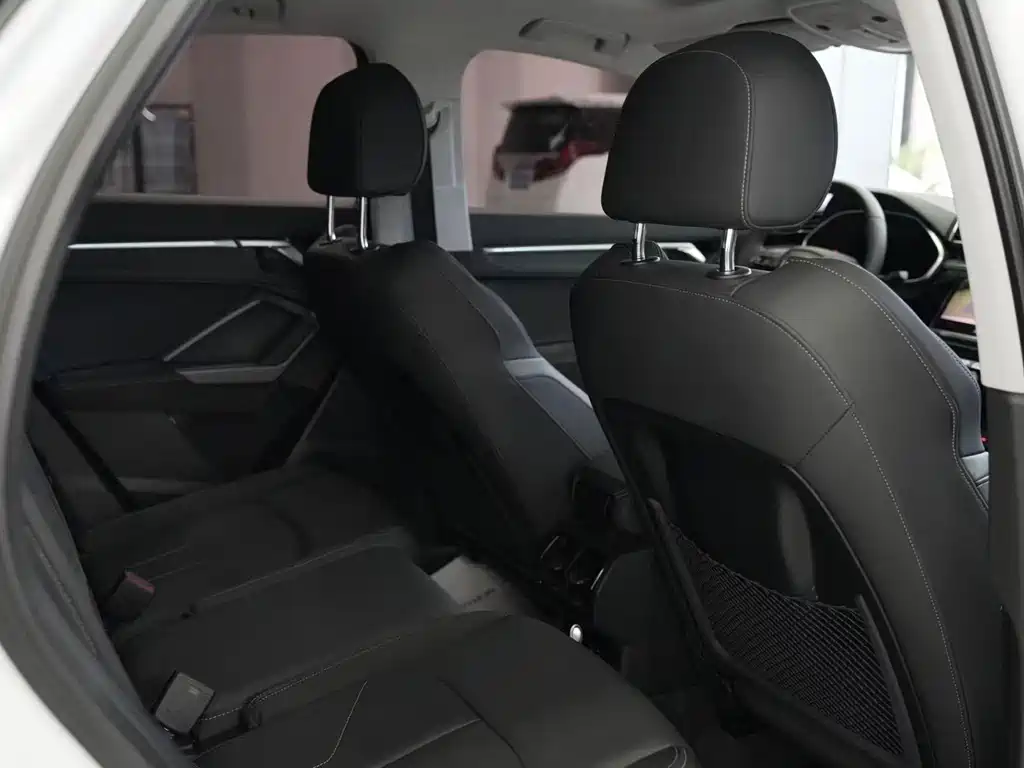 Audi Q3 Sportback 2023 — фото 10