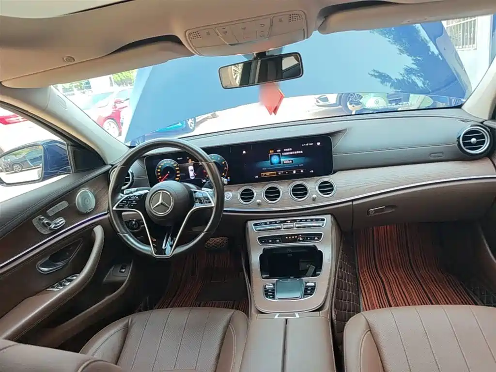 Mercedes-Benz E-Class 2023 — фото 10