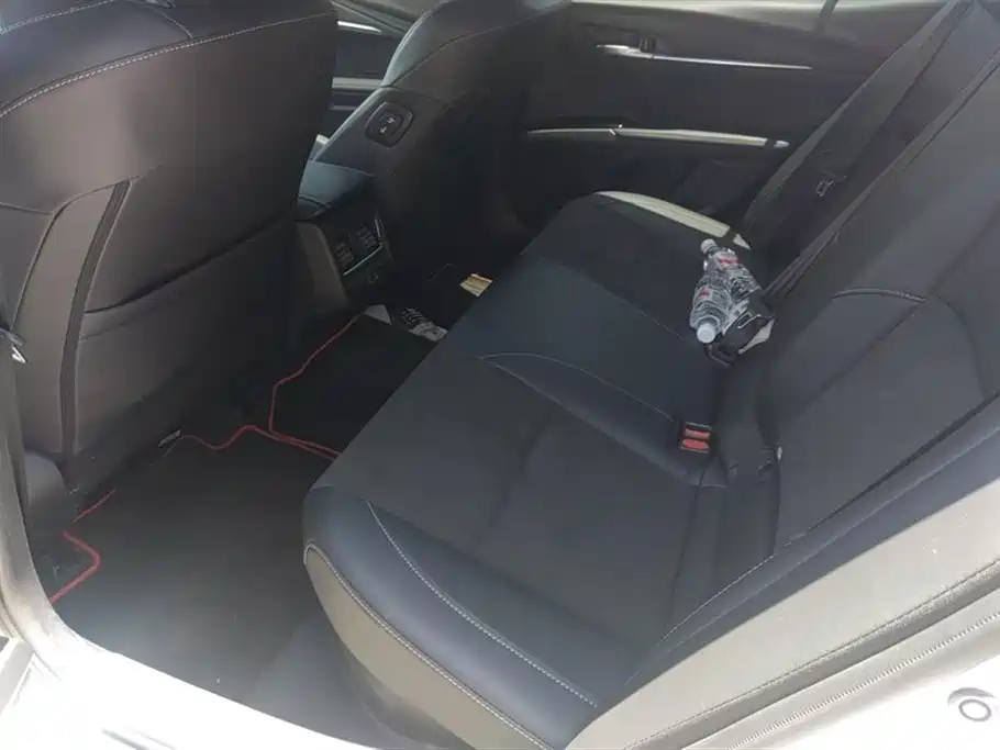 Toyota Camry 2025 — фото 11