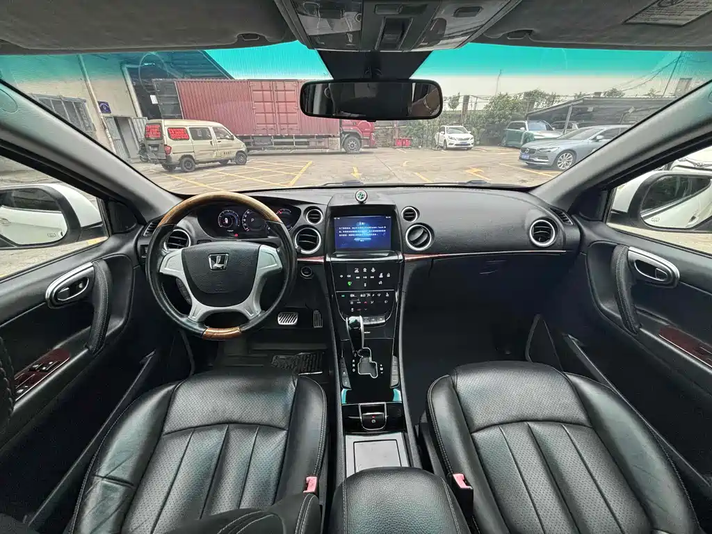 Luxgen Big 7 SUV 2015 — фото 6