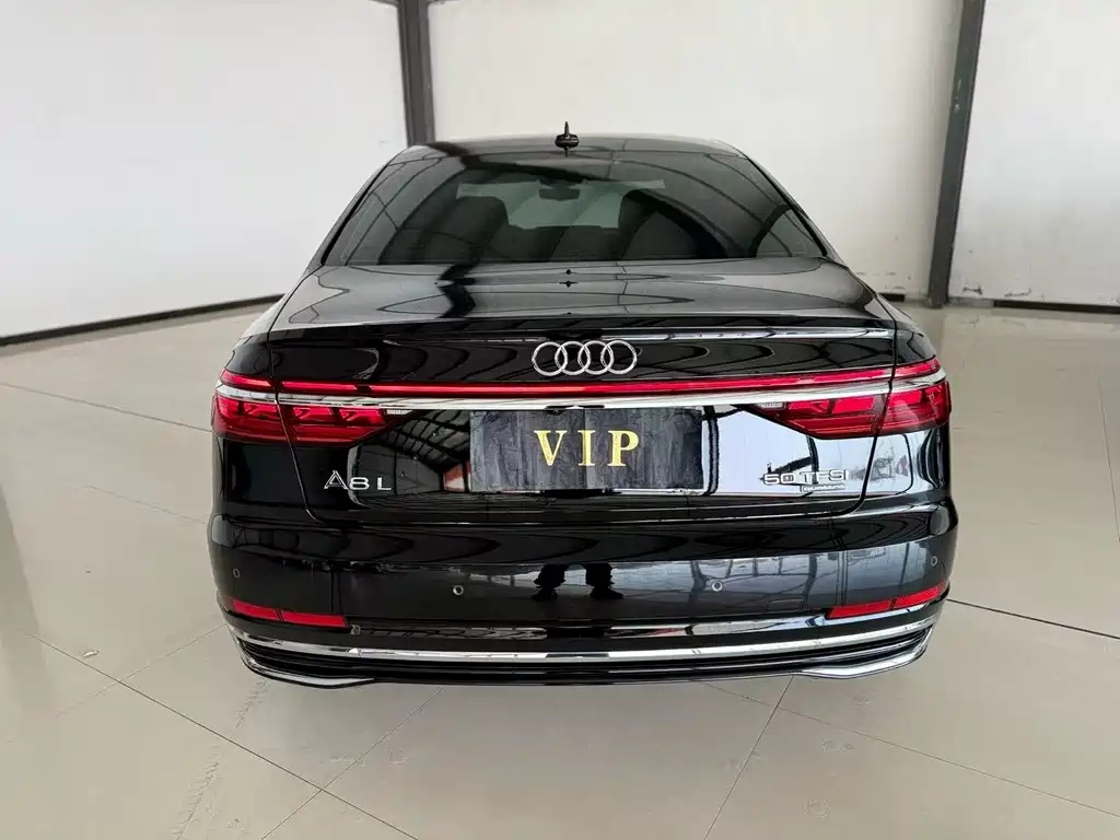 Audi A8 2024
