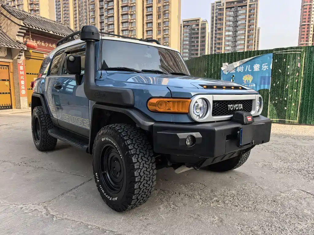 Toyota FJ Cruiser 2020 — фото 3
