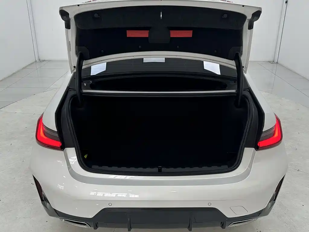 BMW 3 Series 2023 — фото 15