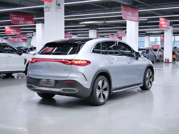 Mercedes-Benz EQE SUV 2023
