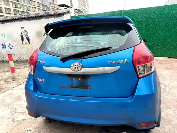 Toyota Yaris L 2014