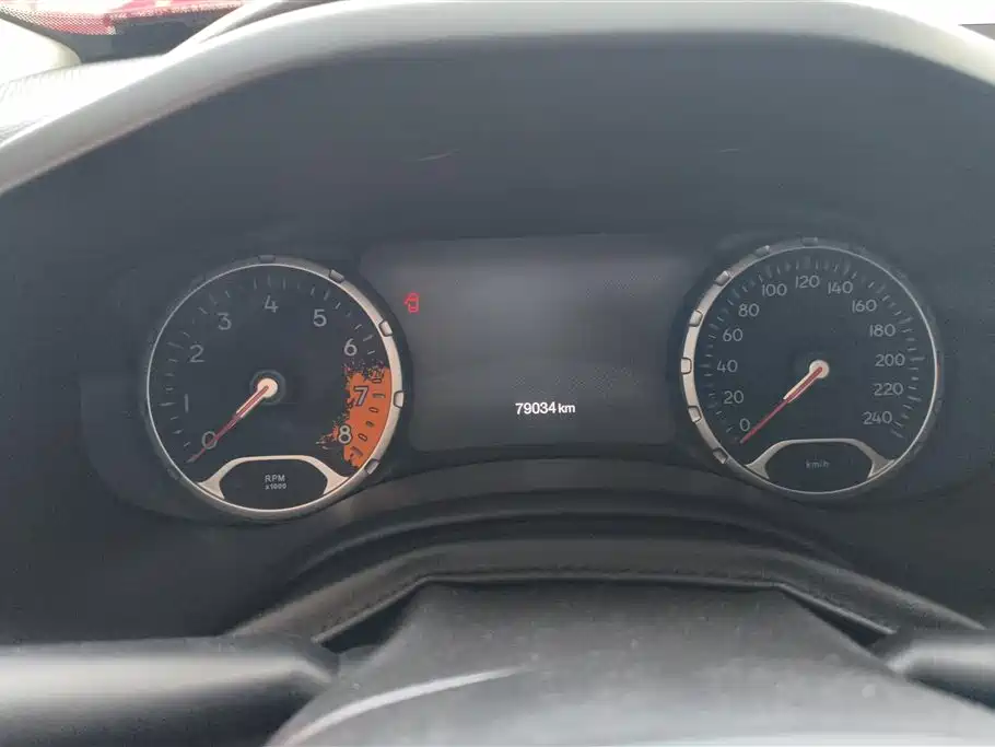 Jeep Renegade 2016 — фото 14