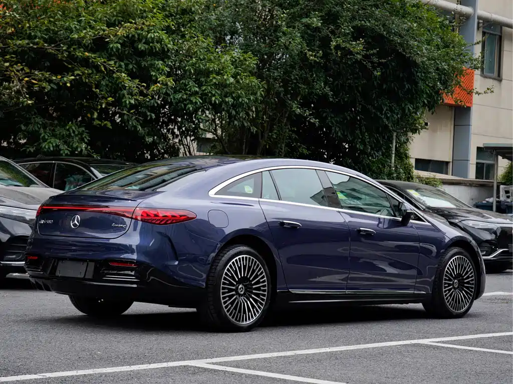Mercedes-Benz EQS 2023 — фото 4