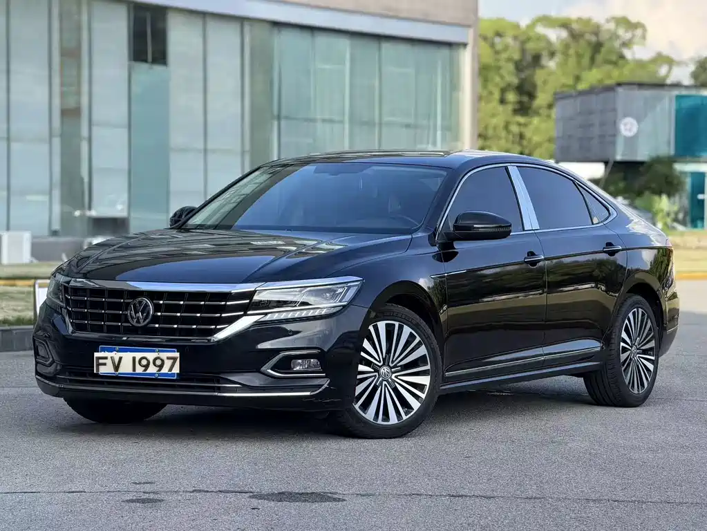 Volkswagen Passat 2019 — фото 1