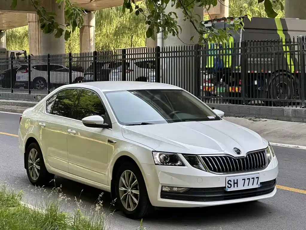 Skoda Octavia 2020 — фото 7