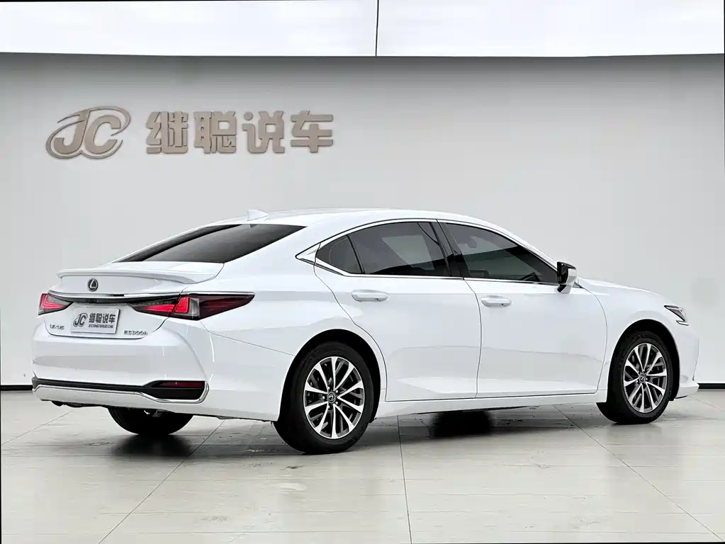 Lexus ES 2022 — фото 3