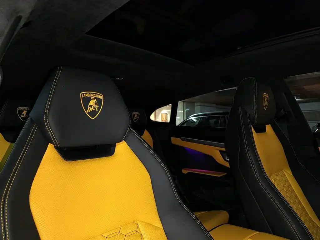 Lamborghini Urus 2022 — фото 13