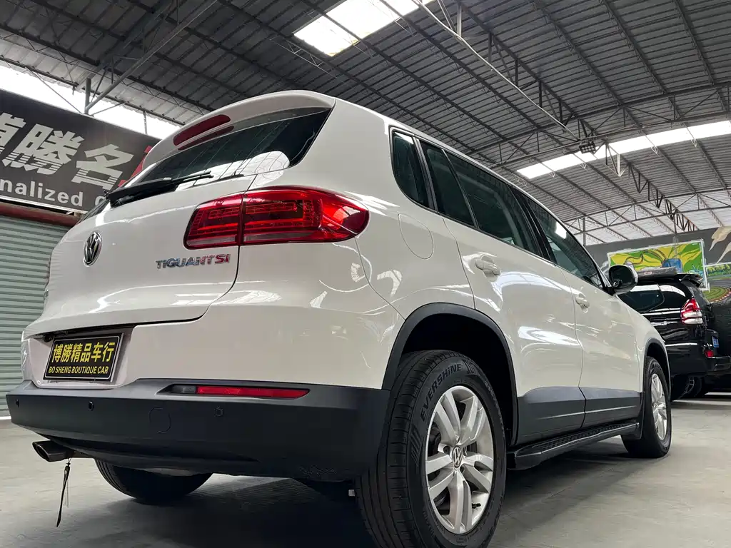 Volkswagen Tiguan 2015 — фото 10