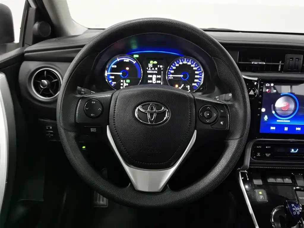 Toyota Corolla Hybrid 2022 — фото 11