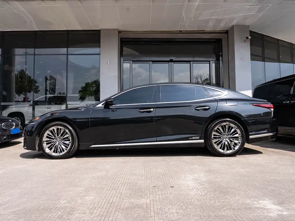 Lexus LS 2018