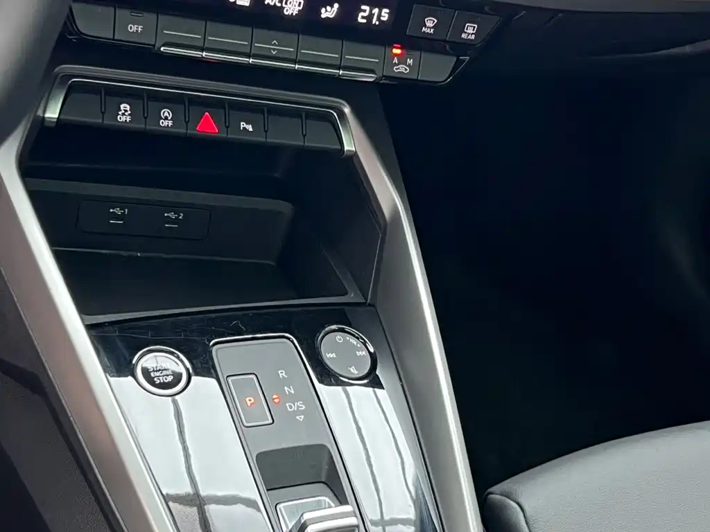 Audi A3 2023 — фото 16