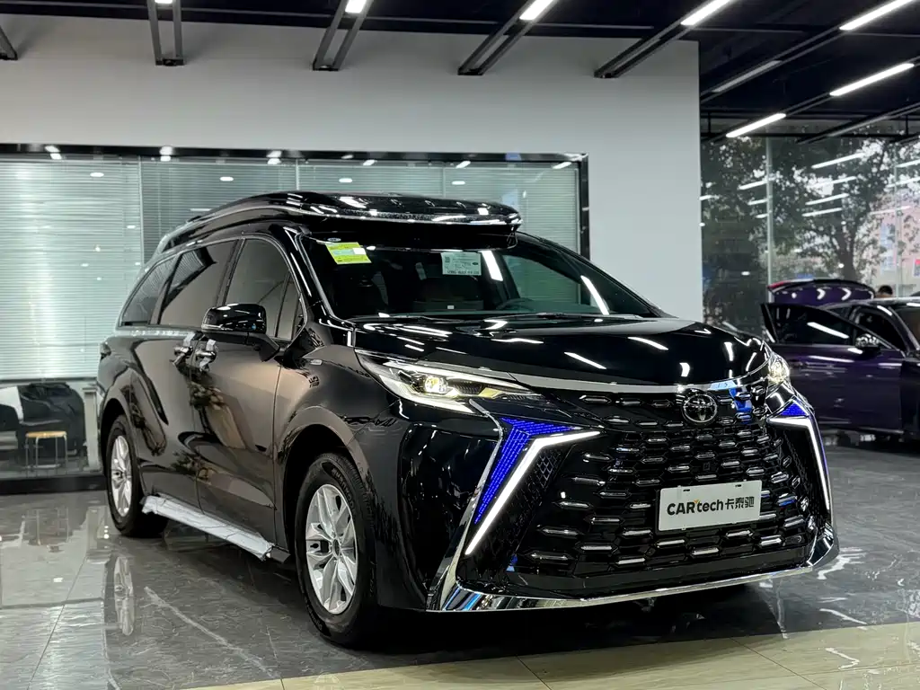 Toyota Granvia — фото 3
