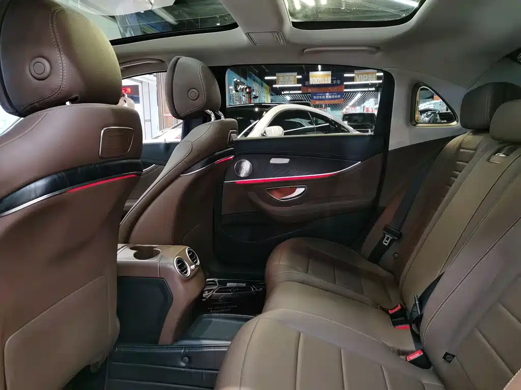 Mercedes-Benz E-Class 2019 — фото 14
