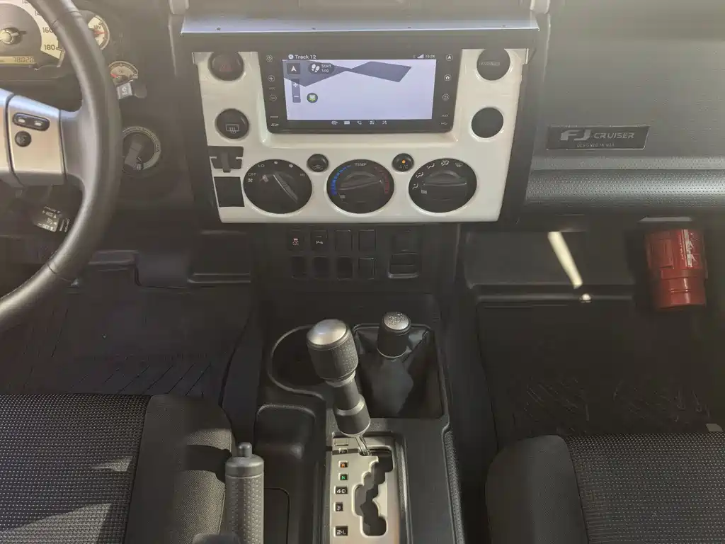 Toyota FJ Cruiser 2019 — фото 9