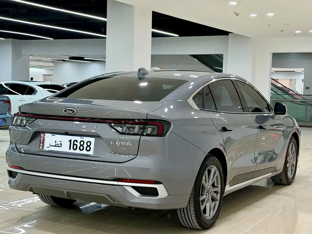 Ford Mondeo 2025 — фото 3