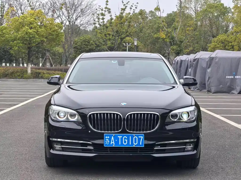 BMW 7 Series 2015 — фото 2