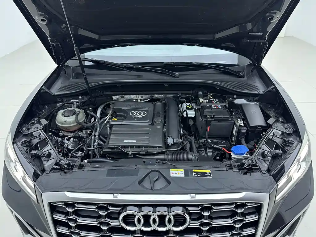 Audi Q2L 2022 — фото 23