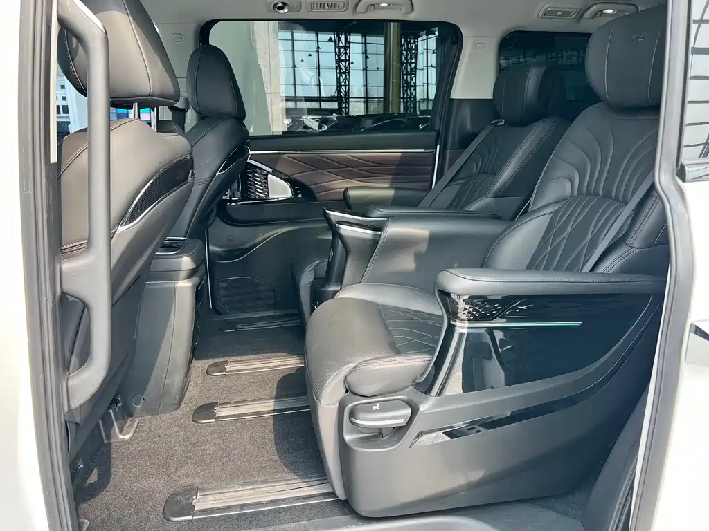 GAC Motor Trumpchi M8 2024 — фото 29
