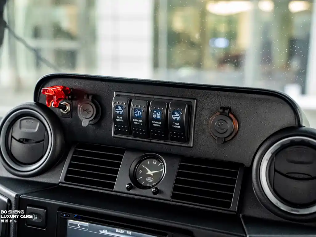 Land Rover Defender 2015 — фото 12