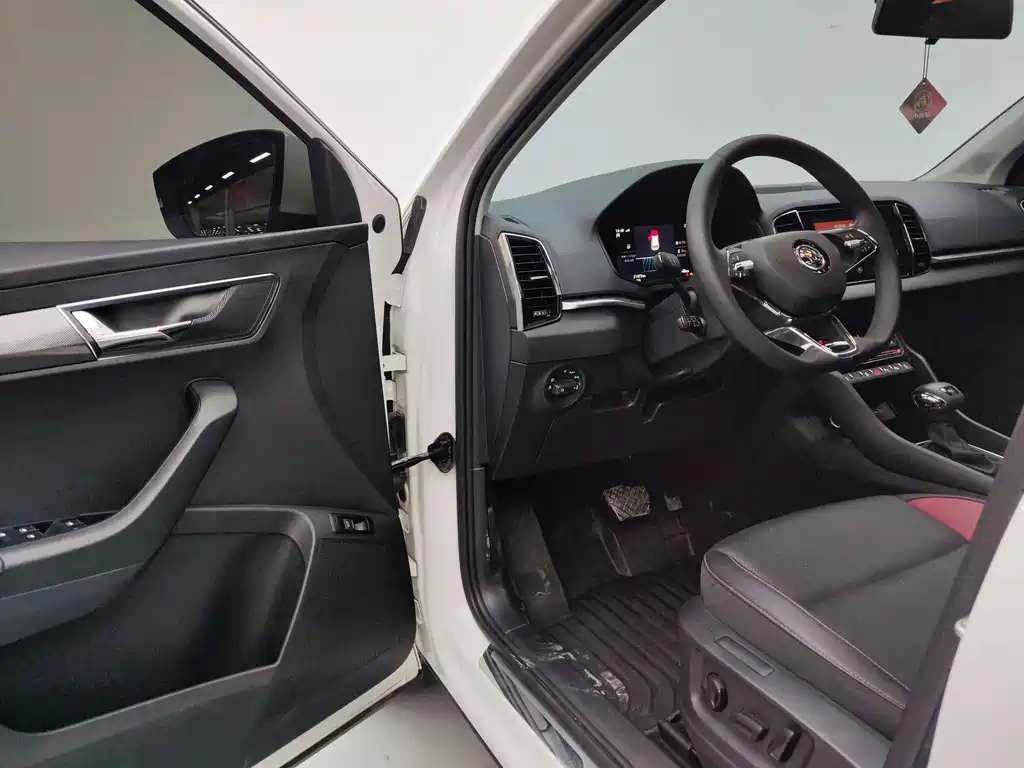 Skoda Korok 2023 — фото 11