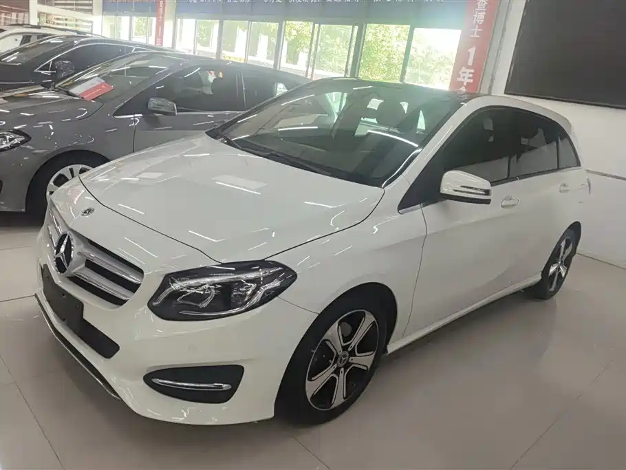 Mercedes-Benz B-Class 2017 — фото 1