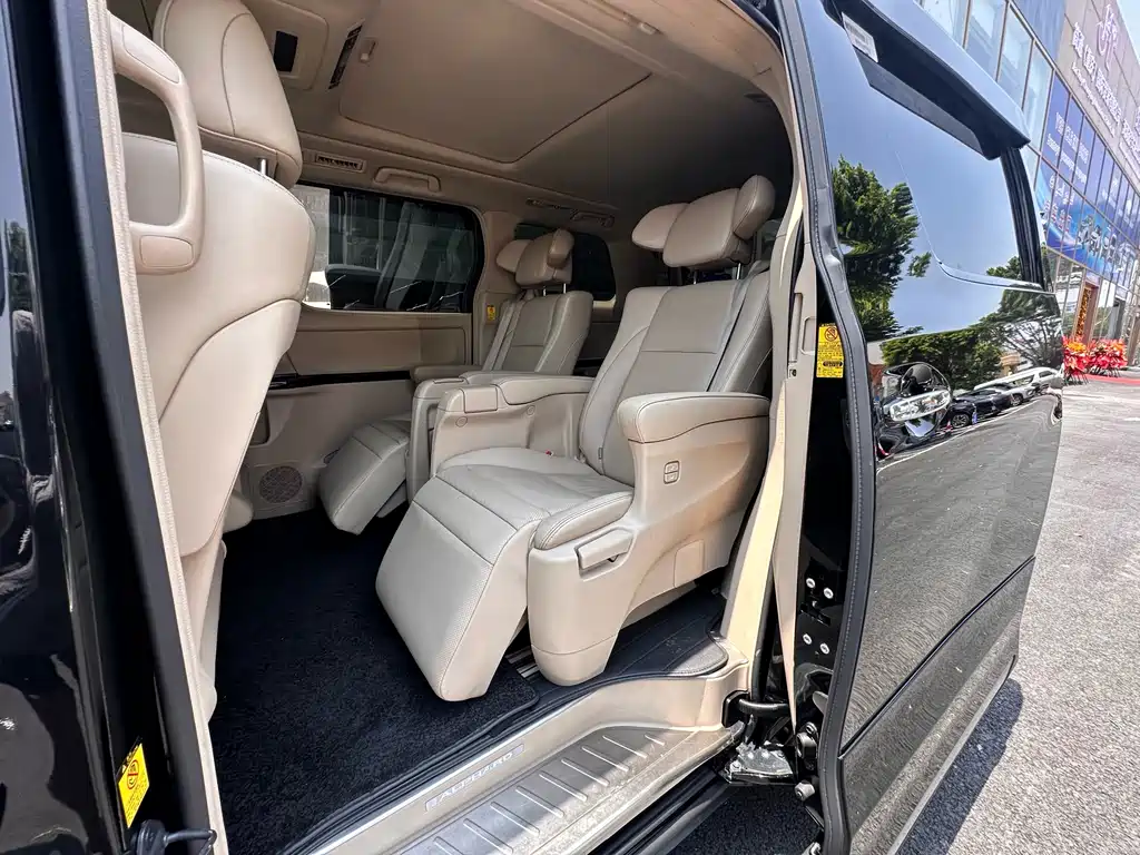Toyota Alphard 2011 — фото 23