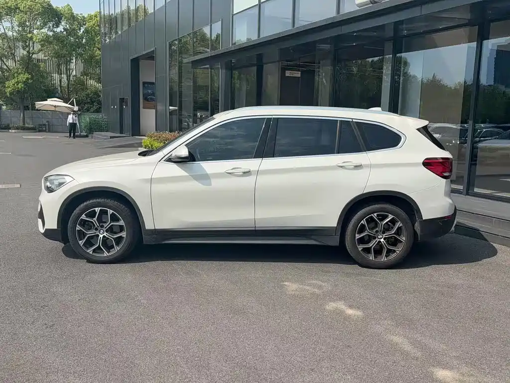 BMW X1 2021 — фото 16