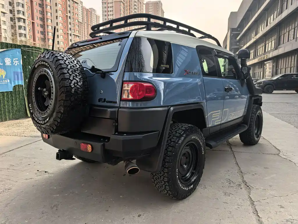 Toyota FJ Cruiser 2020 — фото 6