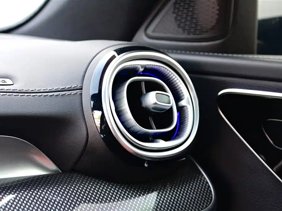 Mercedes-Benz C-Class 2023 — фото 6