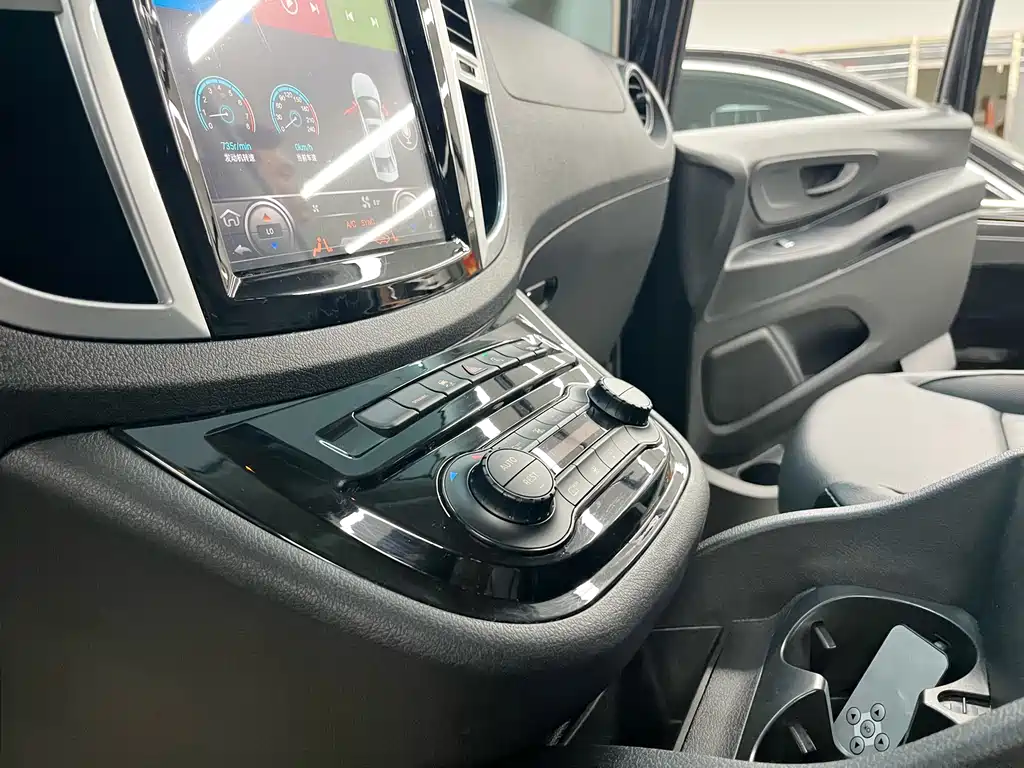 Mercedes-Benz Vito 2020 — фото 11