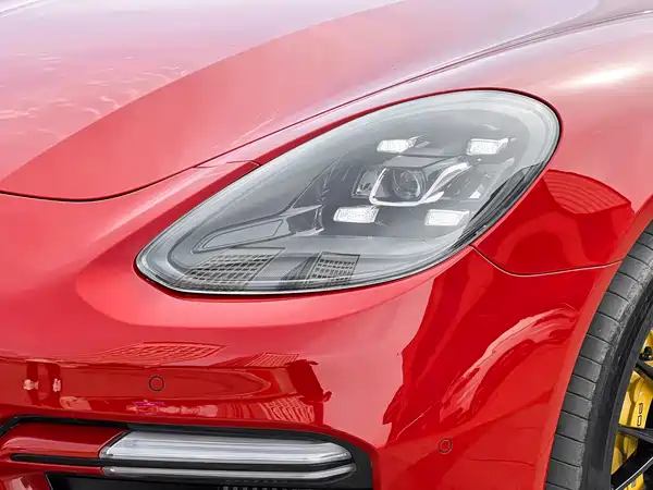Porsche Panamera 2021