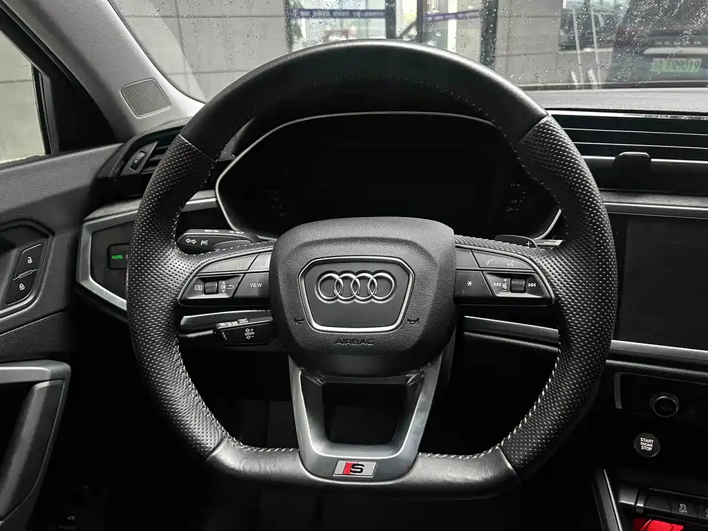 Audi Q3 Sportback 2021 — фото 15