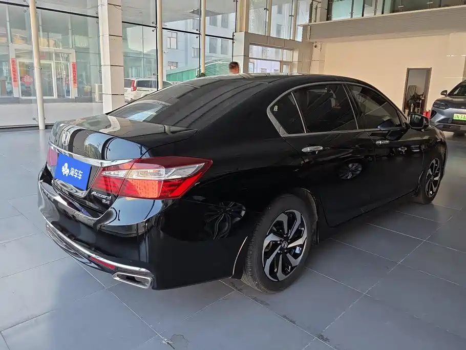 Honda Accord 2016 — фото 3