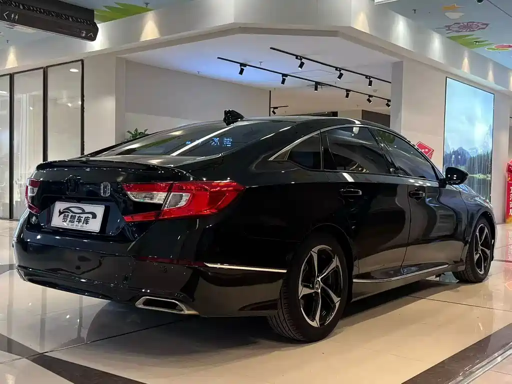 Honda Accord 2019 — фото 9