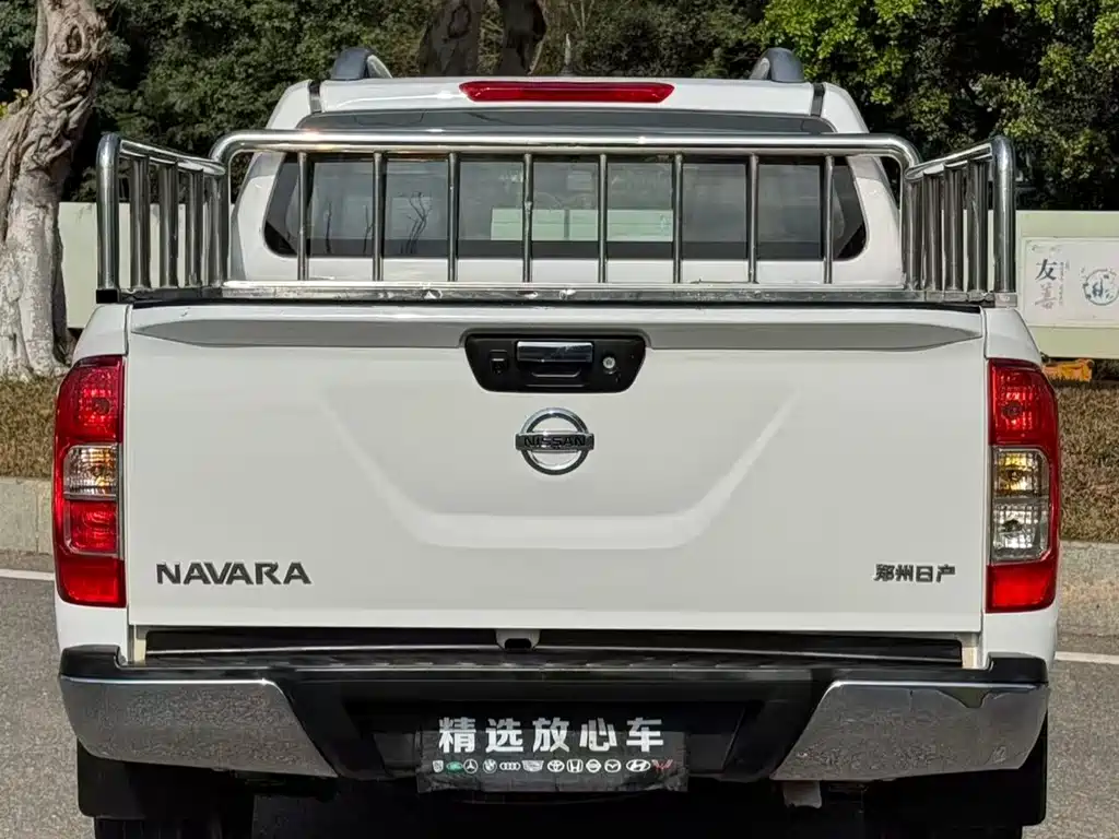 Nissan Navara 2022 — фото 5